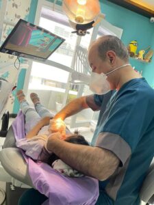 دکتر مصطفی محاوری-متخصص دندانپزشکی کودکان